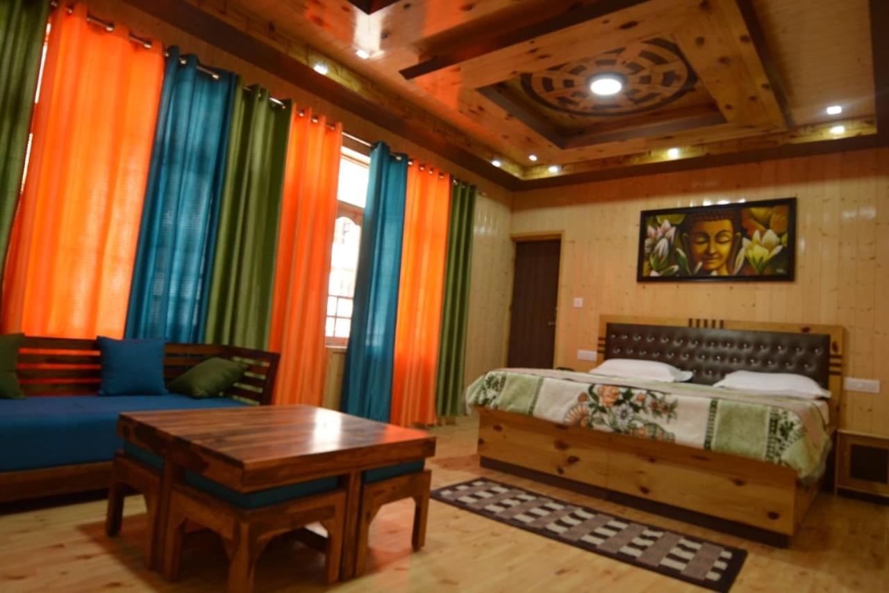The Alpinist Cafe And Retreat Hotel Kaza Kültér fotó