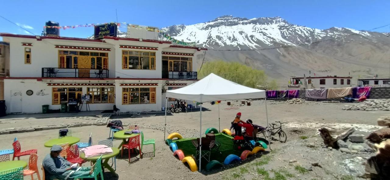 The Alpinist Cafe And Retreat Hotel Kaza Kültér fotó