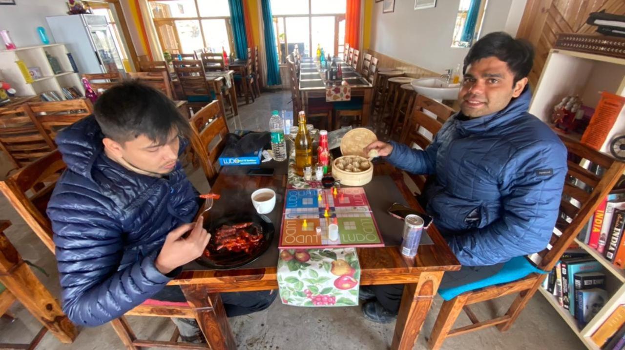 The Alpinist Cafe And Retreat Hotel Kaza Kültér fotó