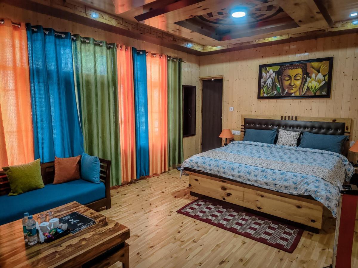 The Alpinist Cafe And Retreat Hotel Kaza Kültér fotó