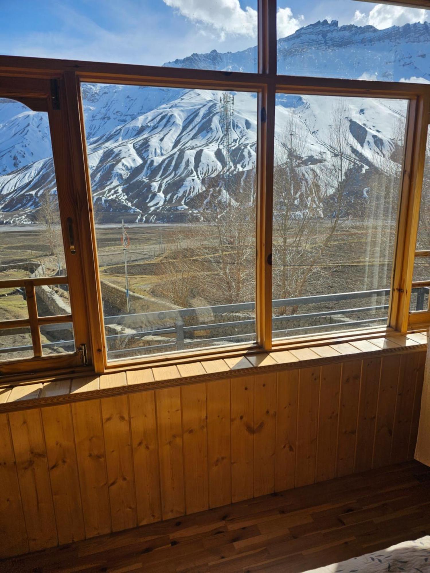 The Alpinist Cafe And Retreat Hotel Kaza Szoba fotó