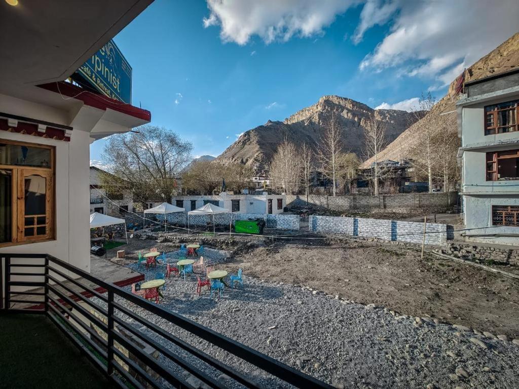The Alpinist Cafe And Retreat Hotel Kaza Szoba fotó