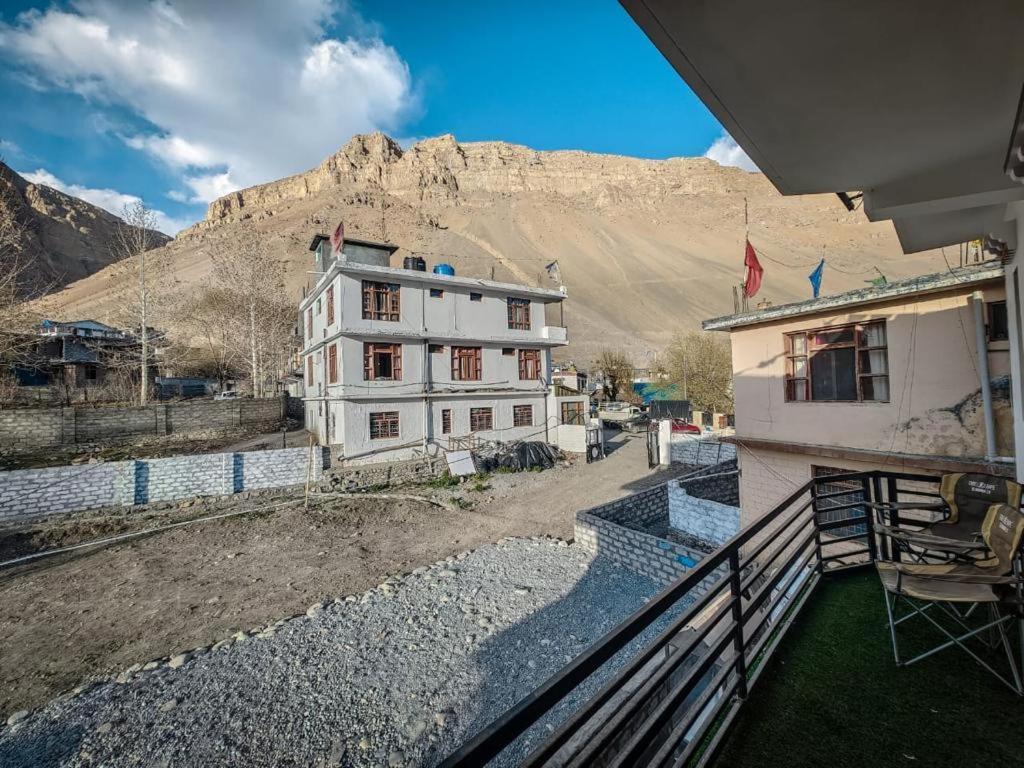 The Alpinist Cafe And Retreat Hotel Kaza Szoba fotó